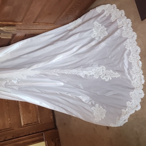 Vtg Victorian Wedding gown absolutely stunning with long train sold as is due to - Picture 5 of 13